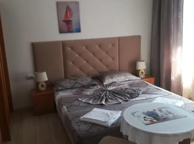 Stenli Πανσιόν 2*