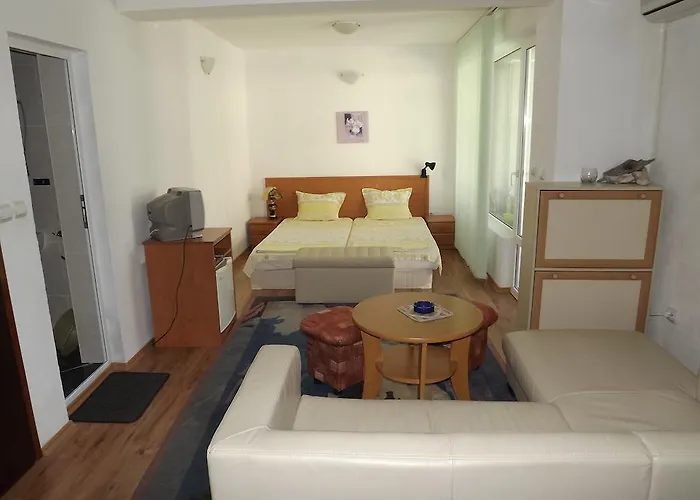 Πανσιόν Stenli 2*